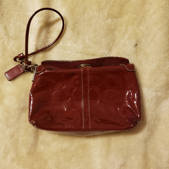 Coach patten leather wristlet - Picture 2 of 3